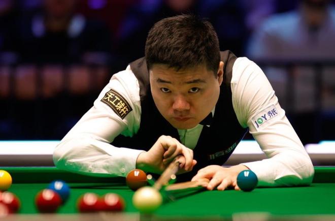 在整个比赛 在整个比赛